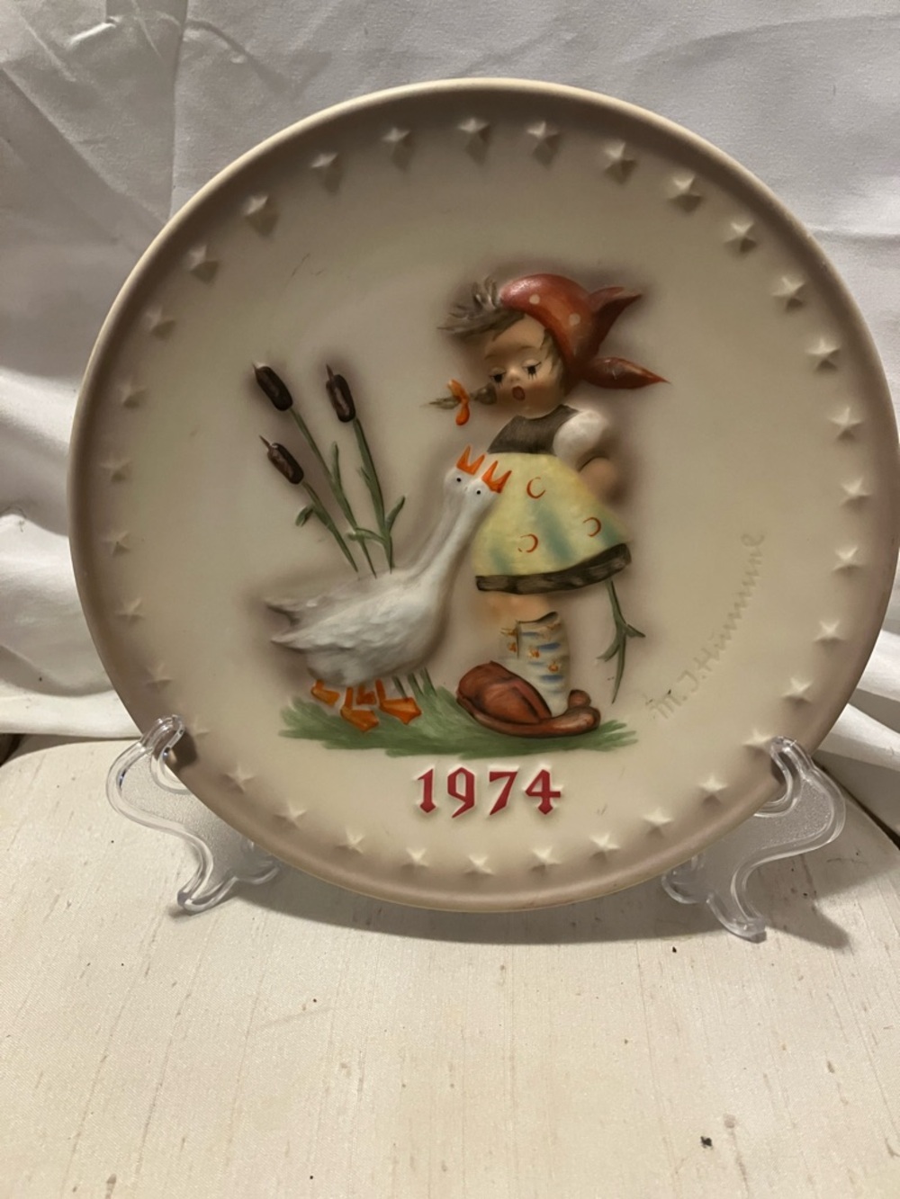 Vintage 1974 M J Hummel ceramic 7” circular plate. Hand painted